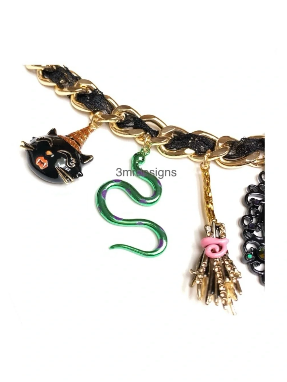 NWT Betsey J. 💋WITCHY LACE FRONTAL CHARMS Gold Tone Glass Crystals Necklace